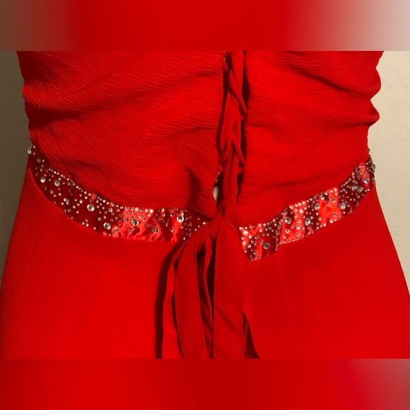 Red long formal evening gown - Picture 3 of 9